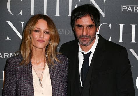 robe mariage vanessa paradis samuel benchetrit|Vanessa Paradis et Samuel Benchetrit : retour sur。